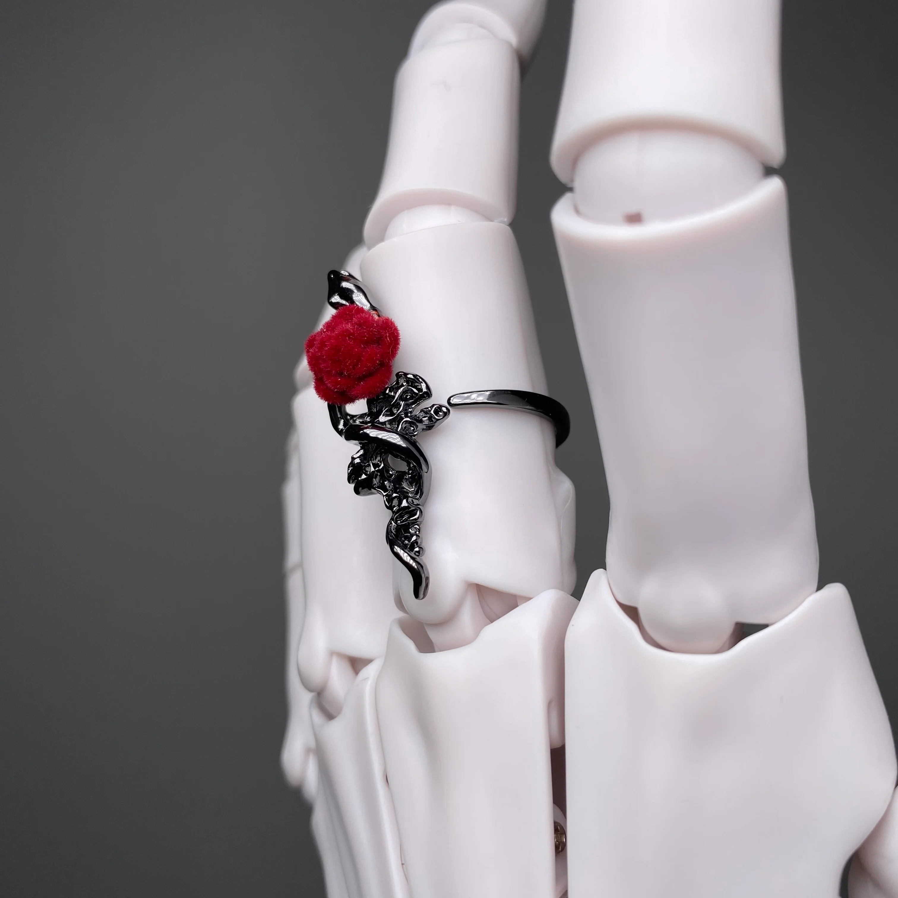 Rose & Serpent - Image 5